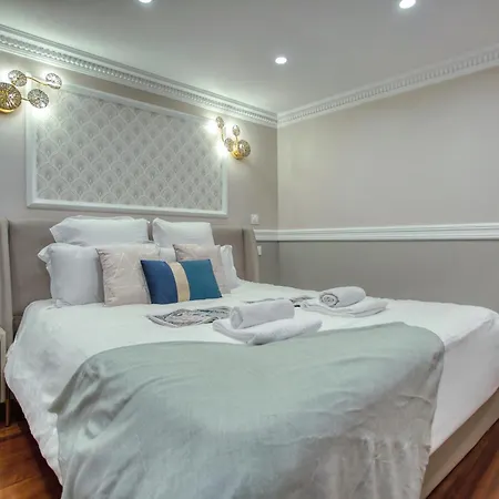 Appartamento Elegant Triplex In - Ideal For 10 - Aircon *