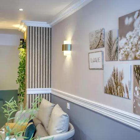 Appartamento Elegant Triplex In - Ideal For 10 - Aircon *
