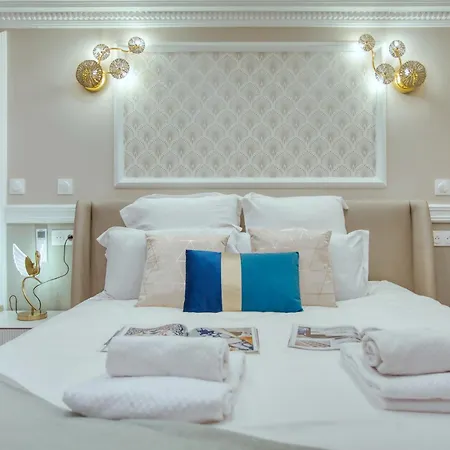 Elegant Triplex In - Ideal For 10 - Aircon Appartamento