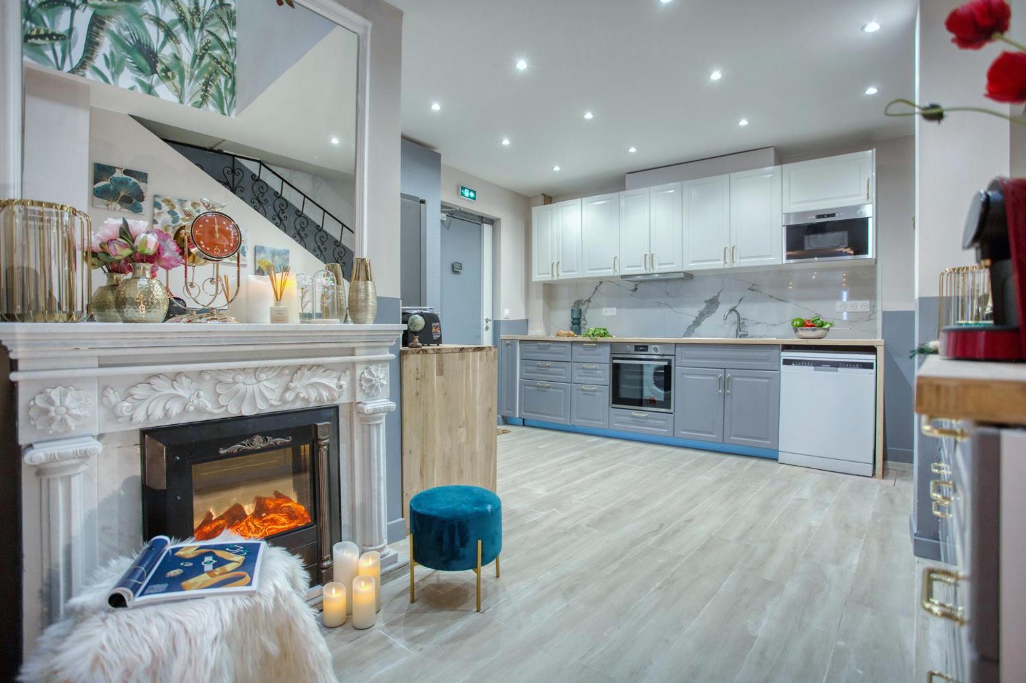 Appartamento Elegant Triplex In - Ideal For 10 - Aircon
