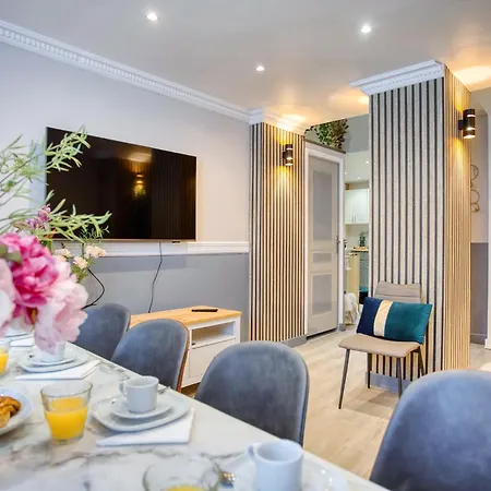 Elegant Triplex In - Ideal For 10 - Aircon *